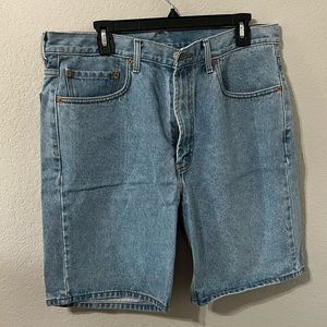 Like New Men’s Levi’s Denim Shorts W36 Inseam 8.5in